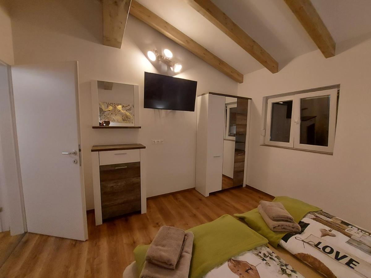 Auszeit Steiraland Penthouse 9 Mit Grossen Balkon Und Parkplatz Διαμέρισμα Λεόμπεν Εξωτερικό φωτογραφία
